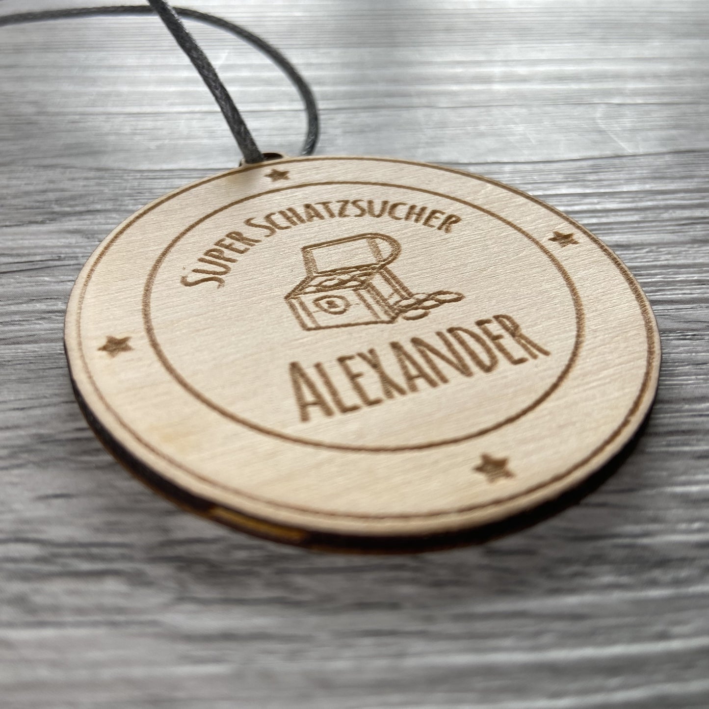 Medaille aus Holz super Schatzsucher Schatzsucherin mit Name personalisiert Schatzsuche Kindergeburtstag Geschenk für jedes Kind Schnitzeljagd Rallye individuelle Gravur auf Holz