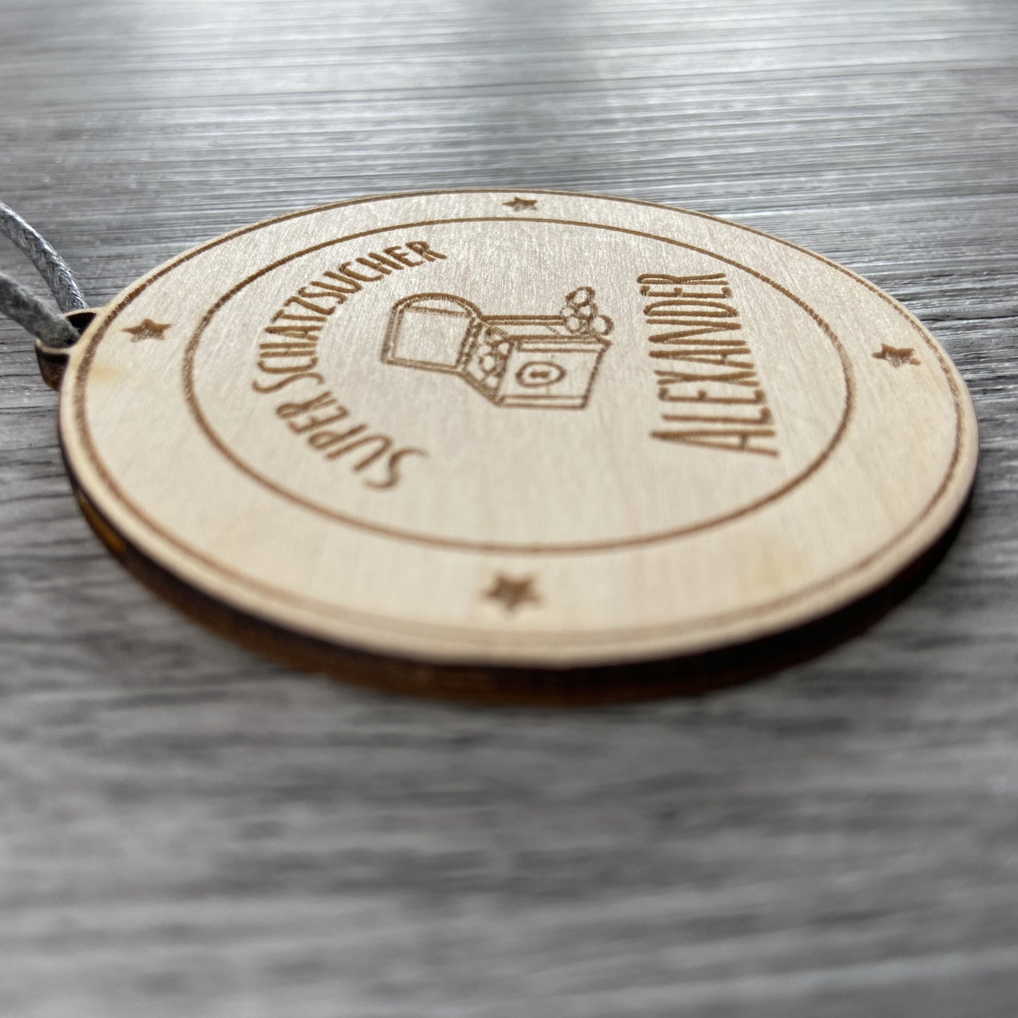 Medaille aus Holz super Schatzsucher Schatzsucherin mit Name personalisiert Schatzsuche Kindergeburtstag Geschenk für jedes Kind Schnitzeljagd Rallye individuelle Gravur auf Holz