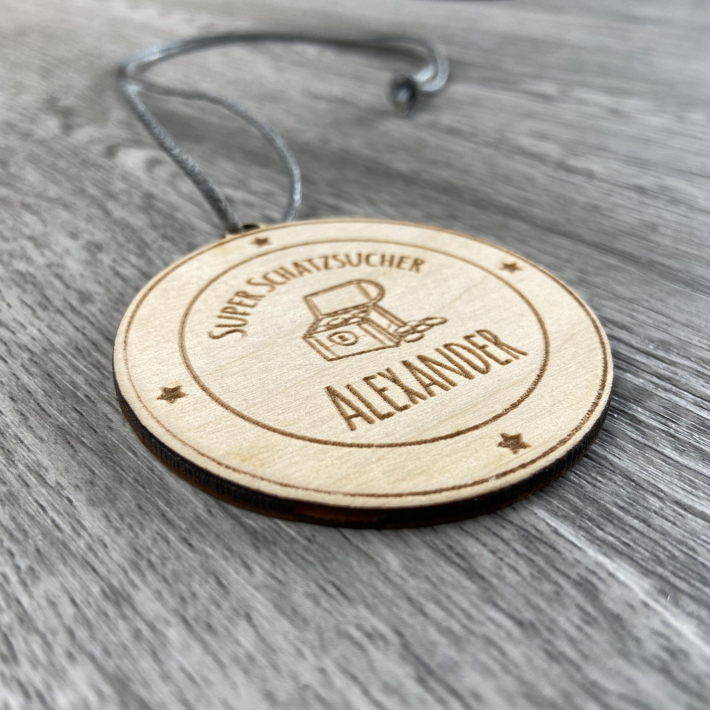 Medaille aus Holz super Schatzsucher Schatzsucherin mit Name personalisiert Schatzsuche Kindergeburtstag Geschenk für jedes Kind Schnitzeljagd Rallye individuelle Gravur auf Holz