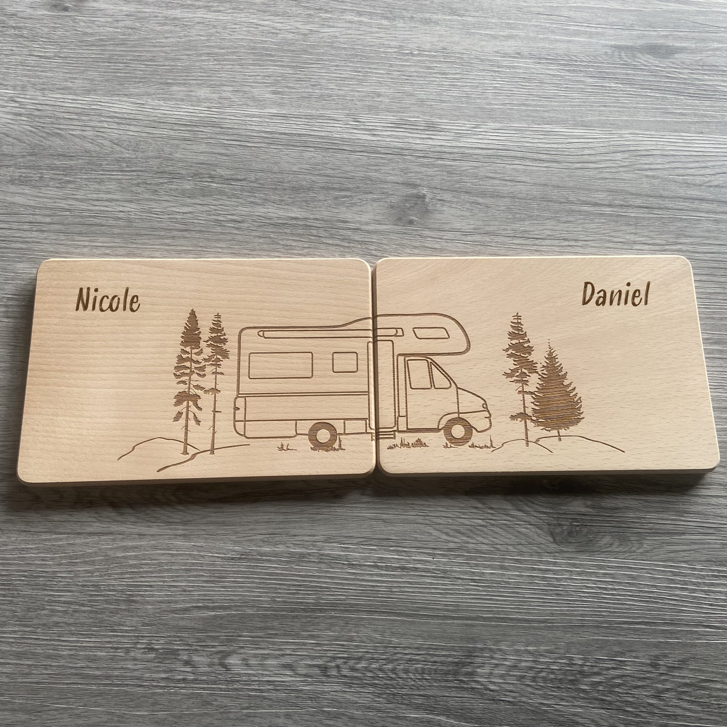 Partnerbrettchen 2er-Set Wohnmobil Camper - für echte Campingfans - personalisiert mit Namen
