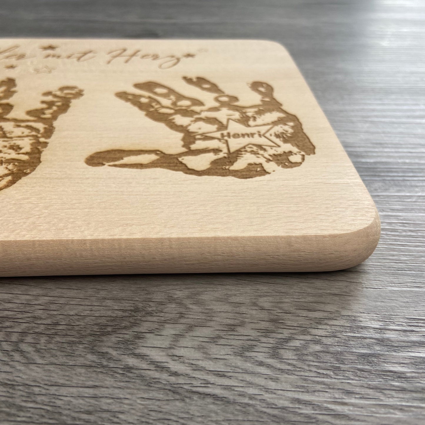 Schneidebrett 32x22 cm - Tagesmutter/Tagesvater mit Herz - Handabdrücke in Originalgröße - Deisterwerke