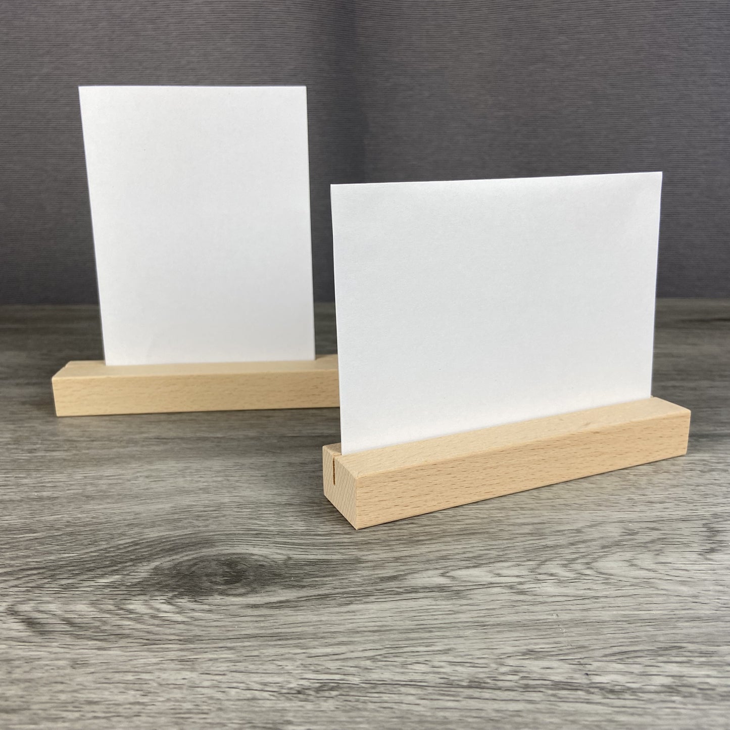 Kartenhalter aus Buchenholz mit individueller Gravur - Wunschtext - Karten/Fotos in Hochformat und Querformat möglich