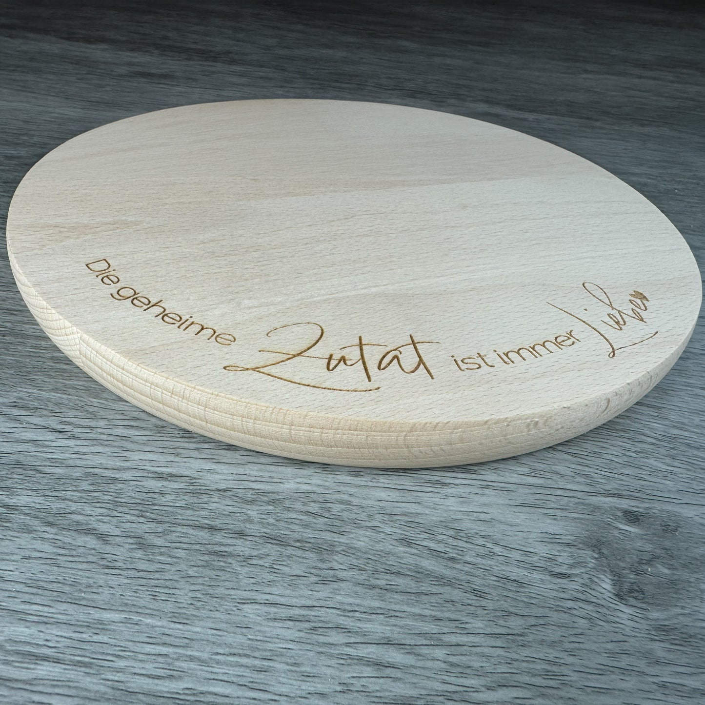 Schneidebrett - Die geheime Zutat ist immer Liebe - rund D: 24 cm