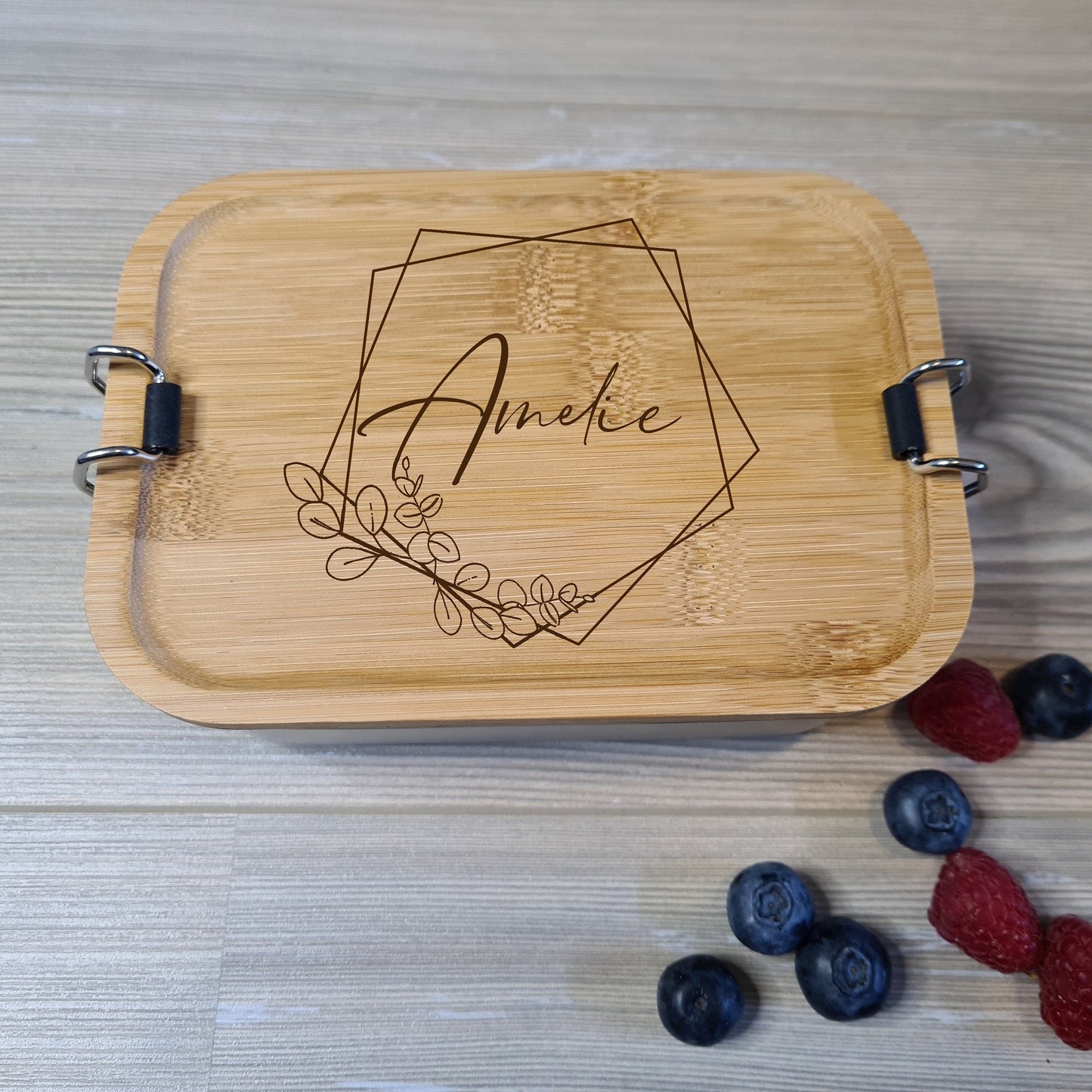 Lunchbox "Eucalyptus-Kranz" - mit Name personalisiert - aus Edelstahl mit Bambusdeckel - Deisterwerke