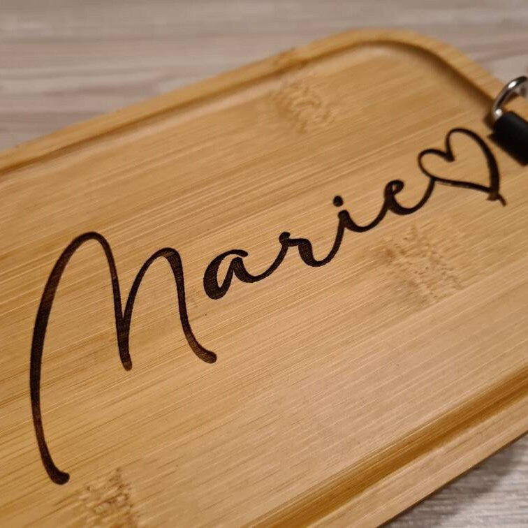 Lunchbox "Name Schreibschrift" aus Edelstahl mit Bambusdeckel, personalisiert mit Name und Wunschmotiv - Deisterwerke