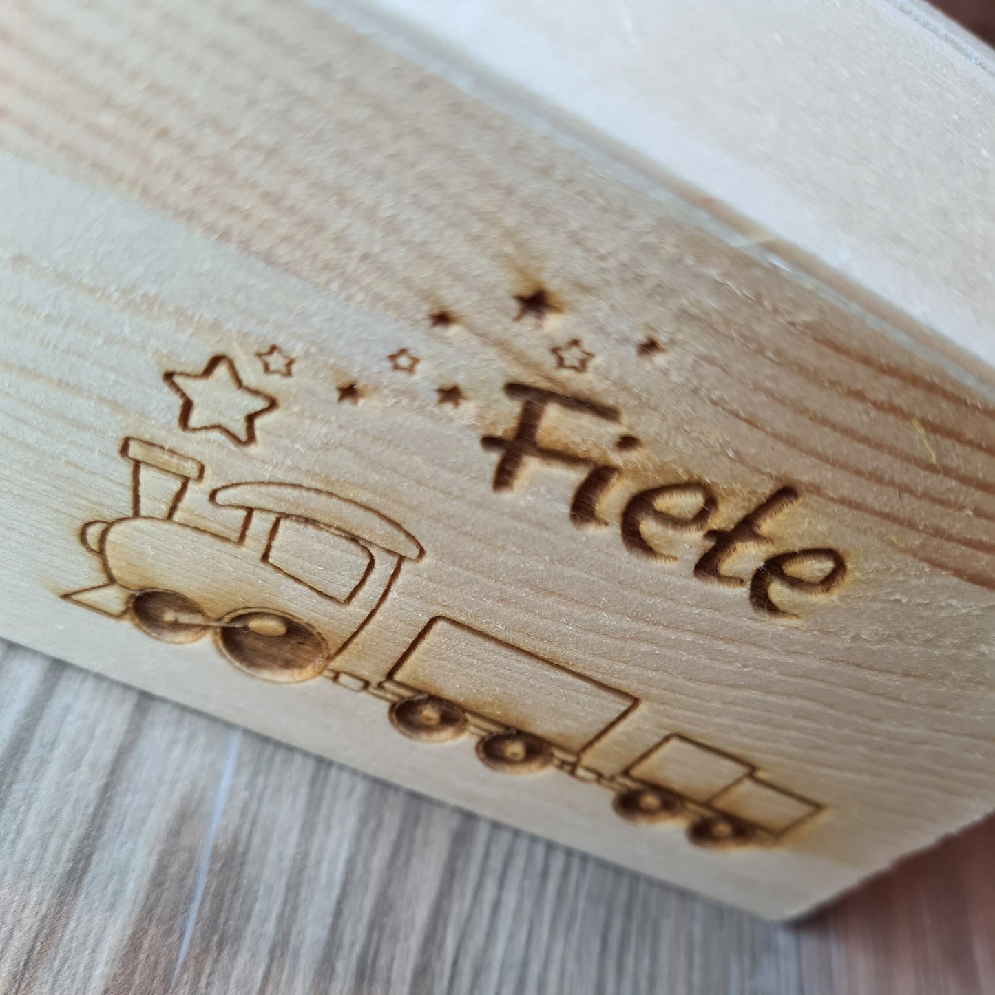Spardose Truhe "Eisenbahn" - mit Name personalisiert - Deisterwerke