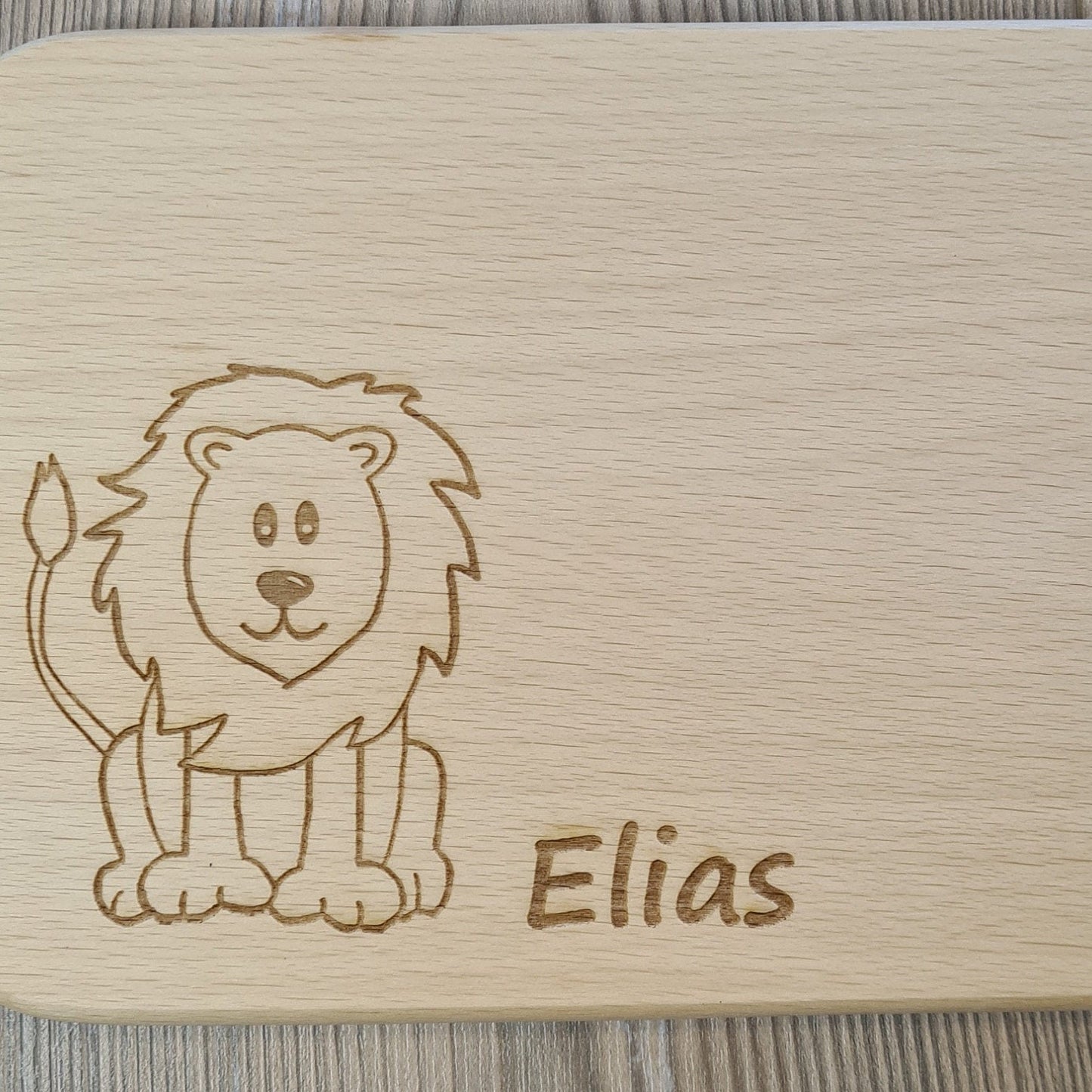 Brettchen "Löwe" - mit Name personalisiert - Deisterwerke