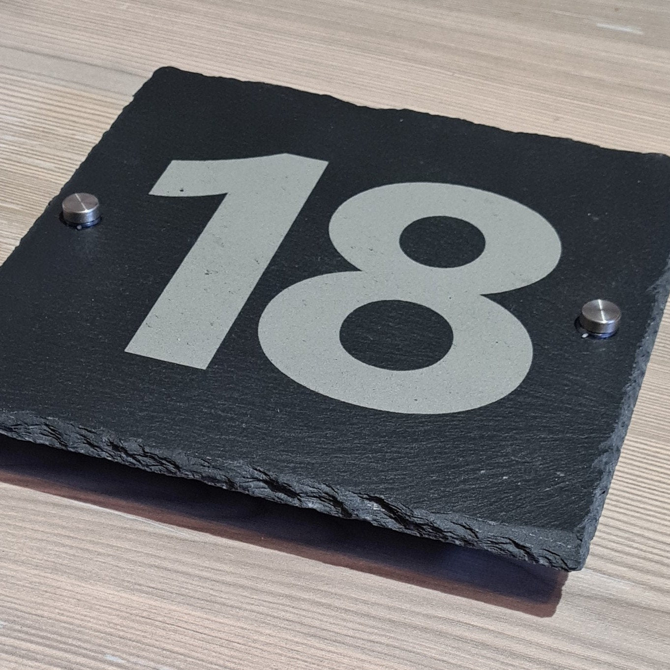 Schieferschild Hausnummer, 20 x 20 cm, personalisiert, individuell - Deisterwerke