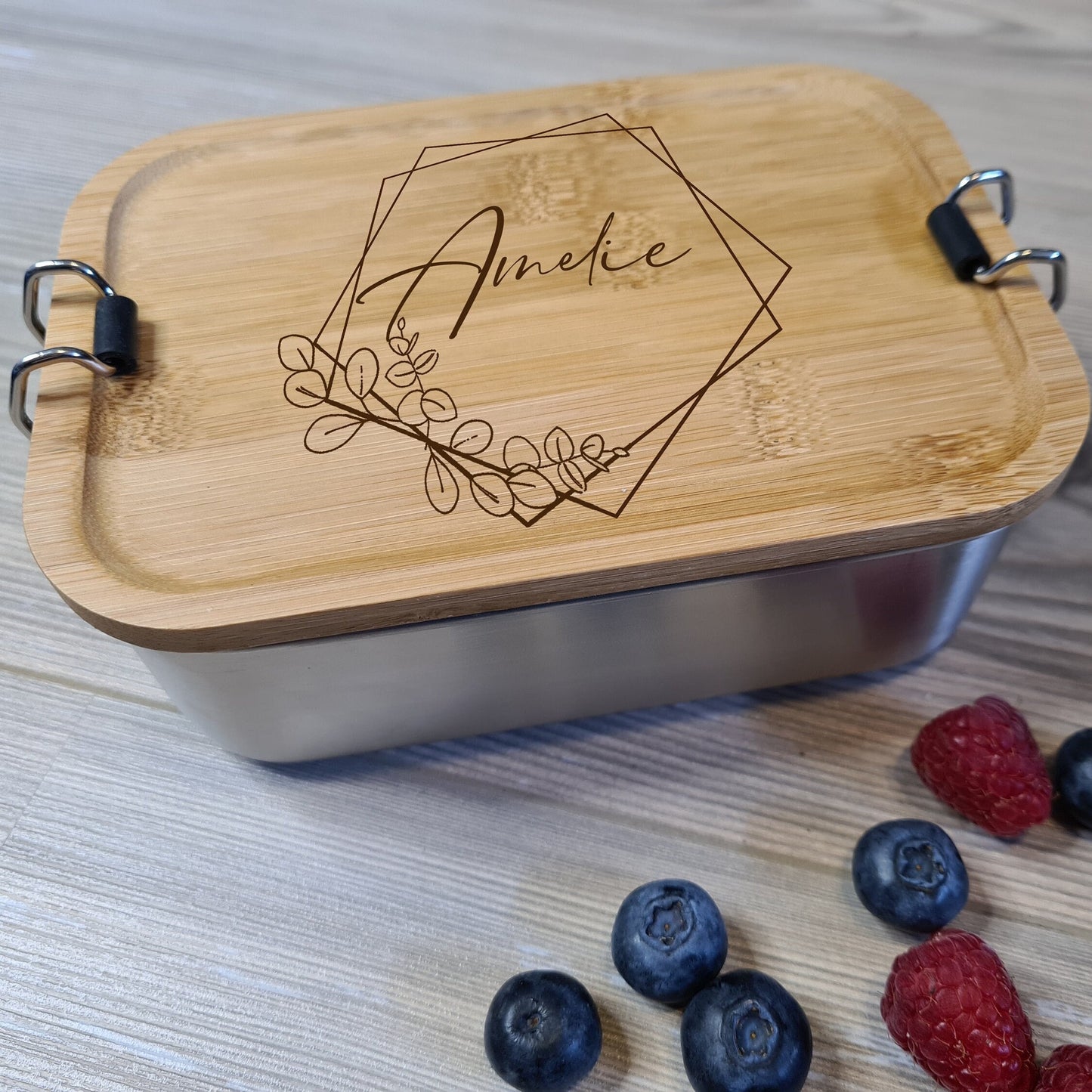 Lunchbox "Eucalyptus-Kranz" - mit Name personalisiert - aus Edelstahl mit Bambusdeckel - Deisterwerke