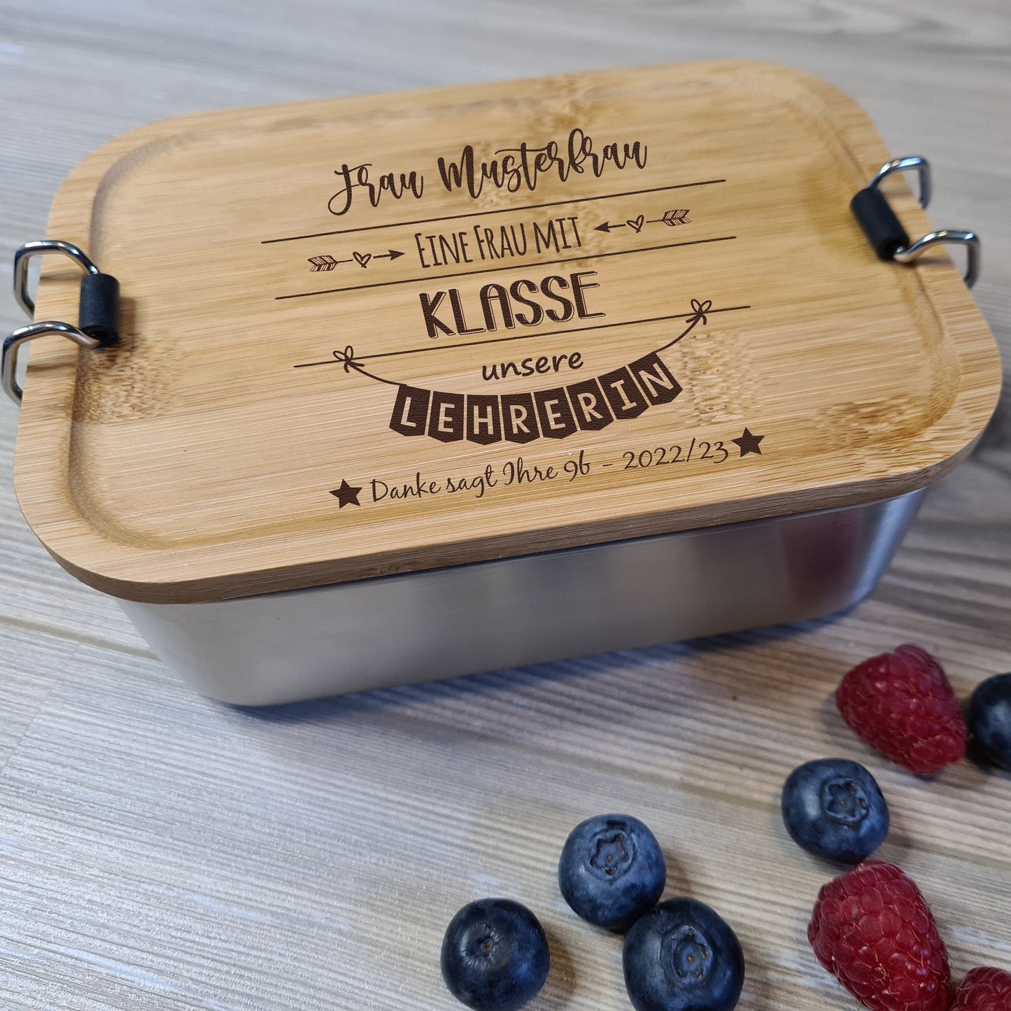 Geschenk für Lehrer/Lehrerin - Lunchbox aus Edelstahl mit Bambusdeckel personalisiert mit Name und Klasse - Deisterwerke