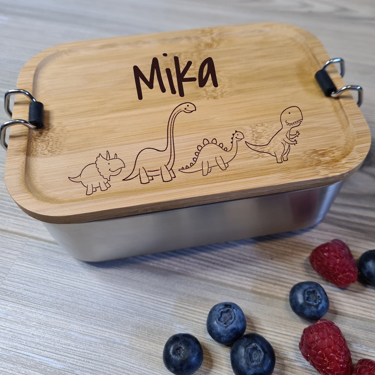 Lunchbox "Dinos" - mit Name personalisiert - aus Edelstahl mit Bambusdeckel - Deisterwerke
