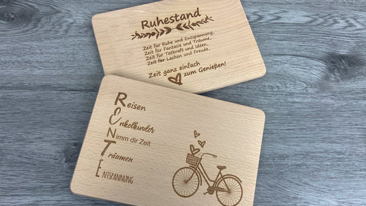 Geschenkidee zur Rente zum Ruhestand Geschenk für Rentner Rentnerin Pensionär Pensionärin Abschiedsgeschenk Kollegen Chef Mitarbeiter zum Renteneintritt individuelle Gravur auf Holz und Schiefer besondere Geschenkideen