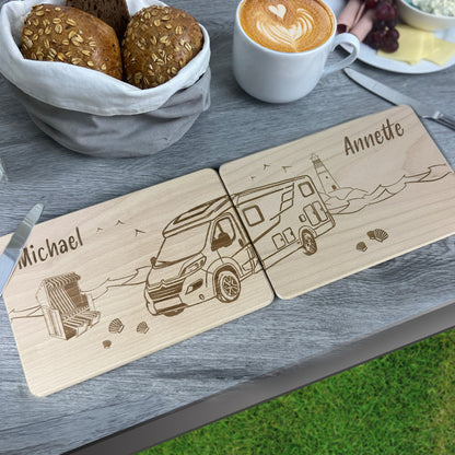 2er Set Geschenk für Paare, Wohnmobil am Meer graviert auf Holzbrettchen