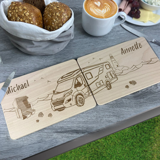 2er Set Geschenk für Paare, Wohnmobil am Meer graviert auf Holzbrettchen