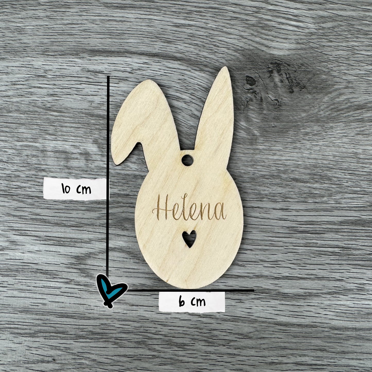 Größe: 10x6 cm - Osteranhänger Hasenohren, mit Name personalisiert, Anhänger für Osterkörbchen, Osternest namentlich kennzeichnen, Geschenkanhänger oder als Platzdeko auf einem Osterbrunchtisch, einem österlich gedeckten Tisch