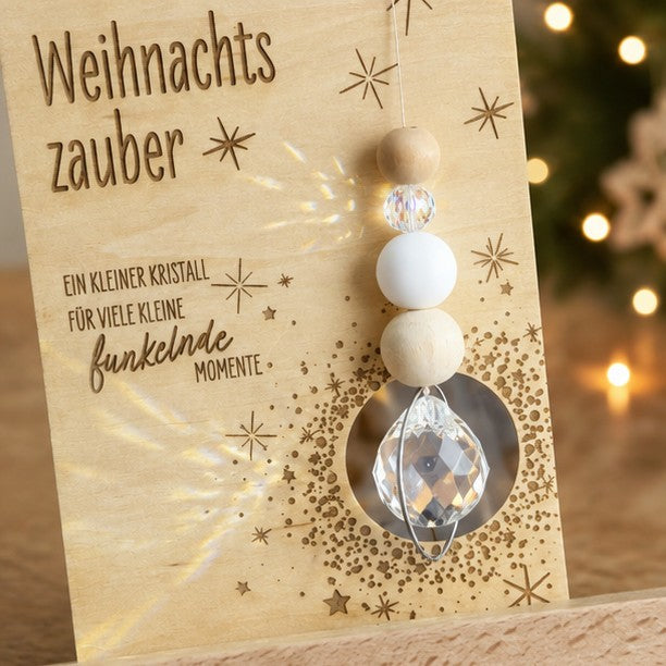 Detailansicht funkelnder Kristall - Weihnachtsgeschenk - Sonnenfänger mit passender Karte zum Hinstellen oder aber auch ohne Kartenhalter