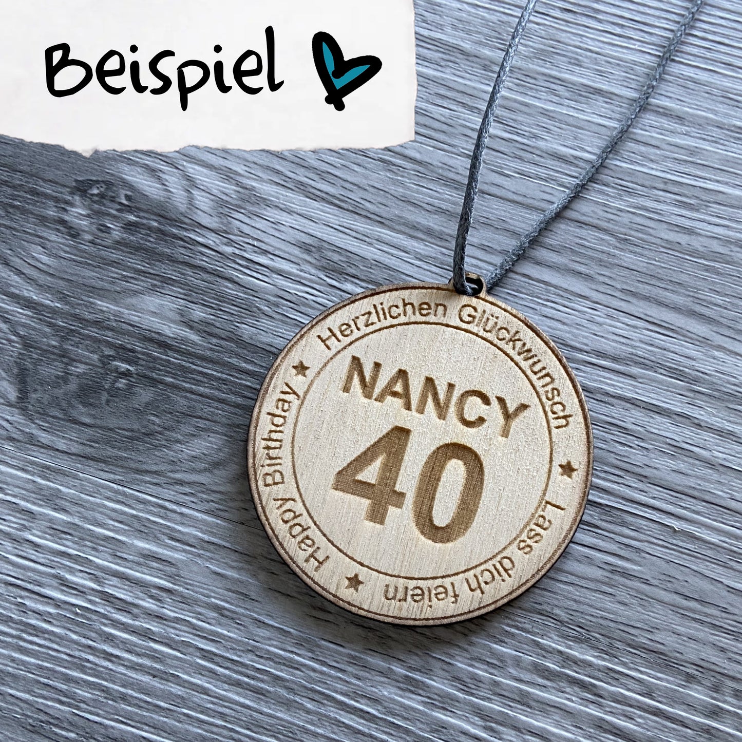 Beispiel personalisierte Holzmedaille zu einem runden Geburtstag, Geschenkidee zum 40. Geburtstag