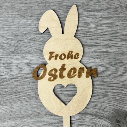 Detailansicht oben - Osterstecker, Hasenform, Frohe Ostern Schriftzug, Blumenstrauß, Blumenstecker, Dekoidee, Ostern, österliche Deko, Geschenkidee zu Ostern
