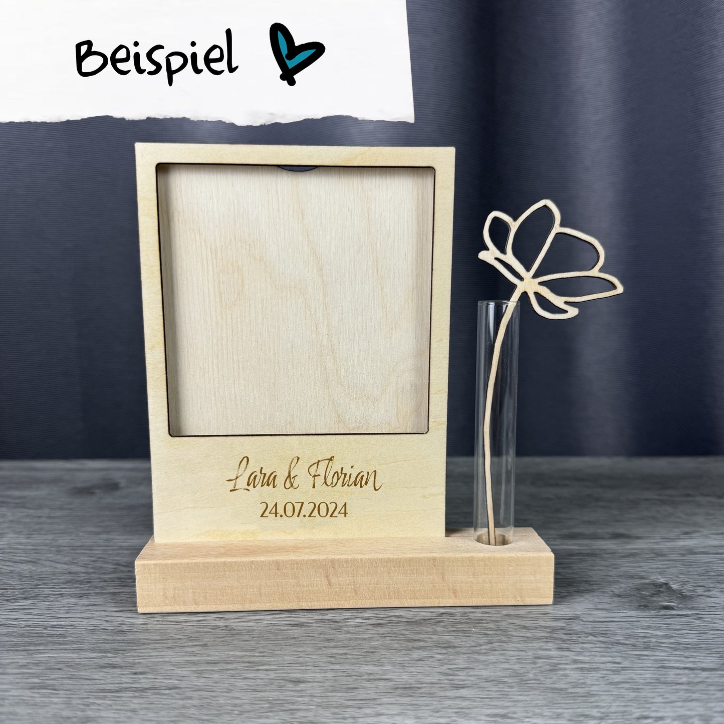 Beispiel Hochzeitsgeschenk personalisiert - Bilderrahmen mit Wunschtext, individuelle Gravur auf Holz - Namen und Hochzeitsdatum Hochzeitspaar