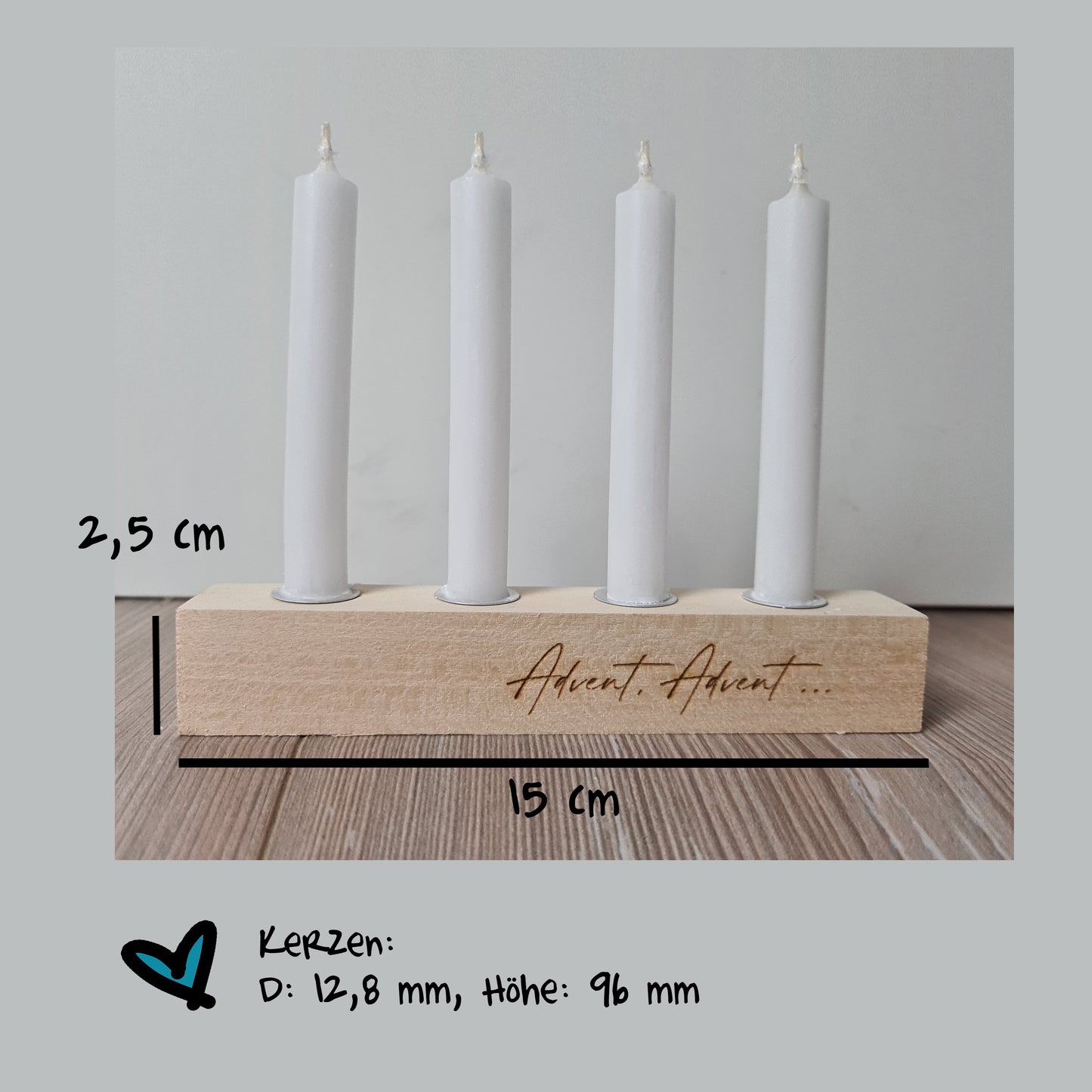 Größenangaben Advent to go: 15x2,5 cm Sockel, Kerzen, D: 12,8 mm, Höhe 96 mm
Mini kleiner Adventskranz zum Mitnehmen, verschenken, Versenden passend zur Adventszeit