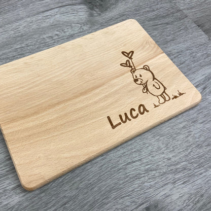 Bär Brettchen mit Motiv und Name personalisiert dank individueller Gravur Braunbär Teddybär Herzluftballon HerzGeschenkidee für Kinder zum Geburtstag Taufe Geburt Buchenbrett Holz verschiedene Schriftarten zur Auswahl