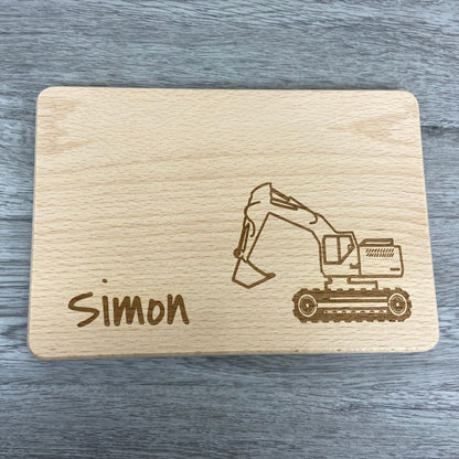 Bagger Brettchen mit Motiv und Name personalisiert dank individueller Gravur Baustelle Baustellenfahrzeug Geschenkidee für Kinder zum Geburtstag Taufe Geburt Buchenbrett Holz verschiedene Schriftarten zur Auswahl