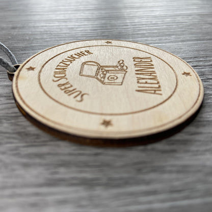 Medaille aus Holz super Schatzsucher Schatzsucherin mit Name personalisiert Schatzsuche Kindergeburtstag Geschenk für jedes Kind Schnitzeljagd Rallye individuelle Gravur auf Holz