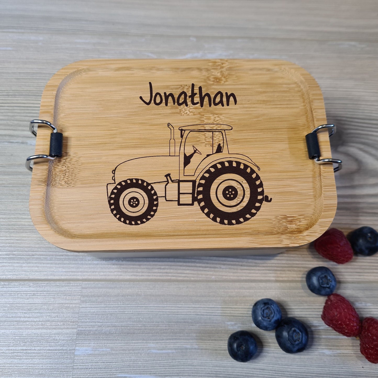 Lunchbox "Trecker" - mit Name personalisiert - aus Edelstahl mit Bambusdeckel