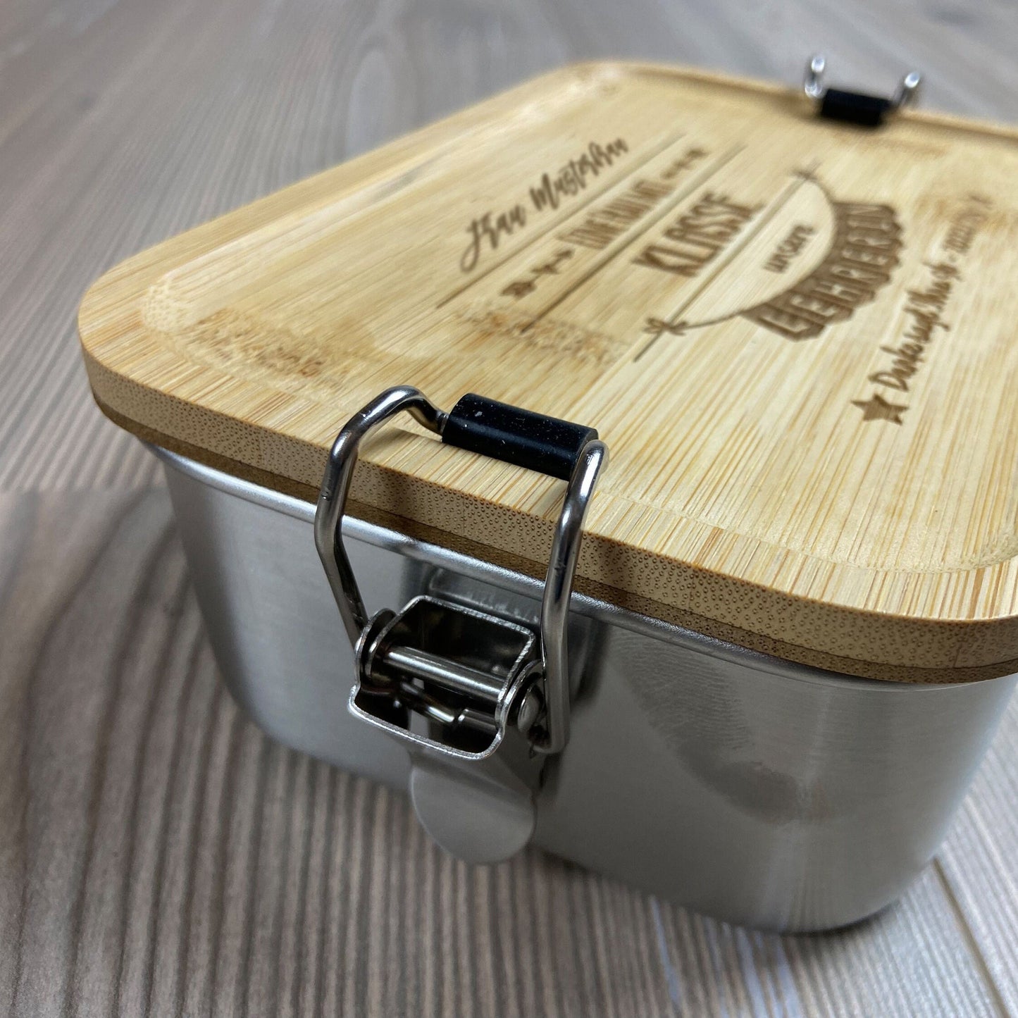 Geschenk für Lehrer/Lehrerin - Lunchbox aus Edelstahl mit Bambusdeckel personalisiert mit Name und Klasse