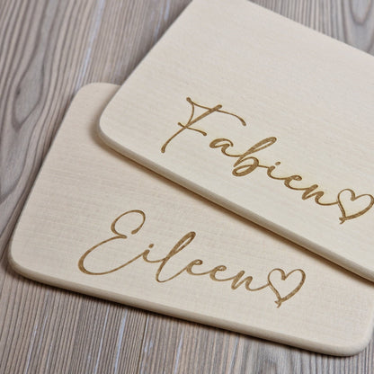 Brettchen mit Name in Schreibschrift mit Herz - personalisiert - Deisterwerke