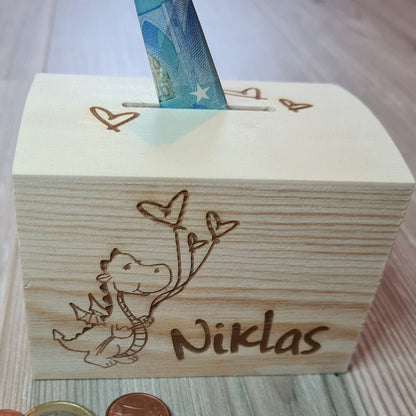 Spardose Truhe "Drache" -  mit Name personalisiert - Deisterwerke