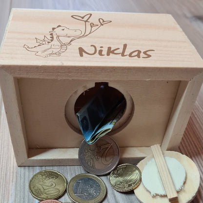 Spardose Truhe "Drache" -  mit Name personalisiert - Deisterwerke