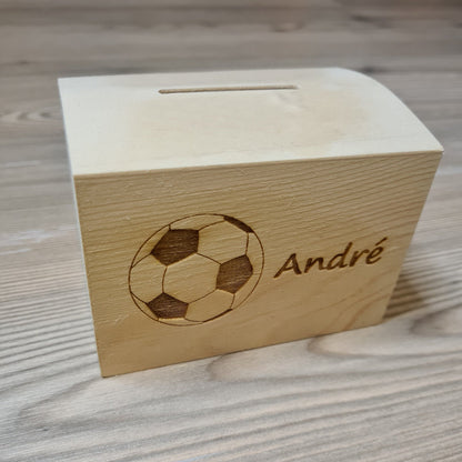 Spardose Truhe "Fußball" -  mit Name personalisiert - Deisterwerke