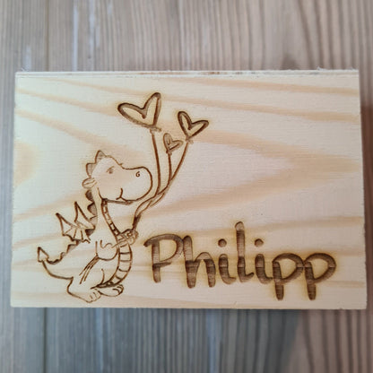 Spardose Truhe "Drache" -  mit Name personalisiert - Deisterwerke